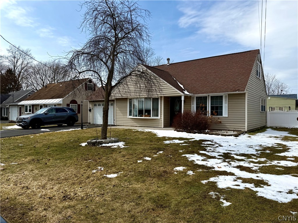 427 Van Roen Road Utica, NY 13502 - Photo 2 of 45
