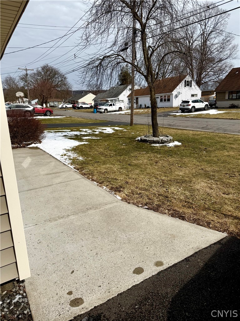 427 Van Roen Road Utica, NY 13502 - Photo 5 of 45