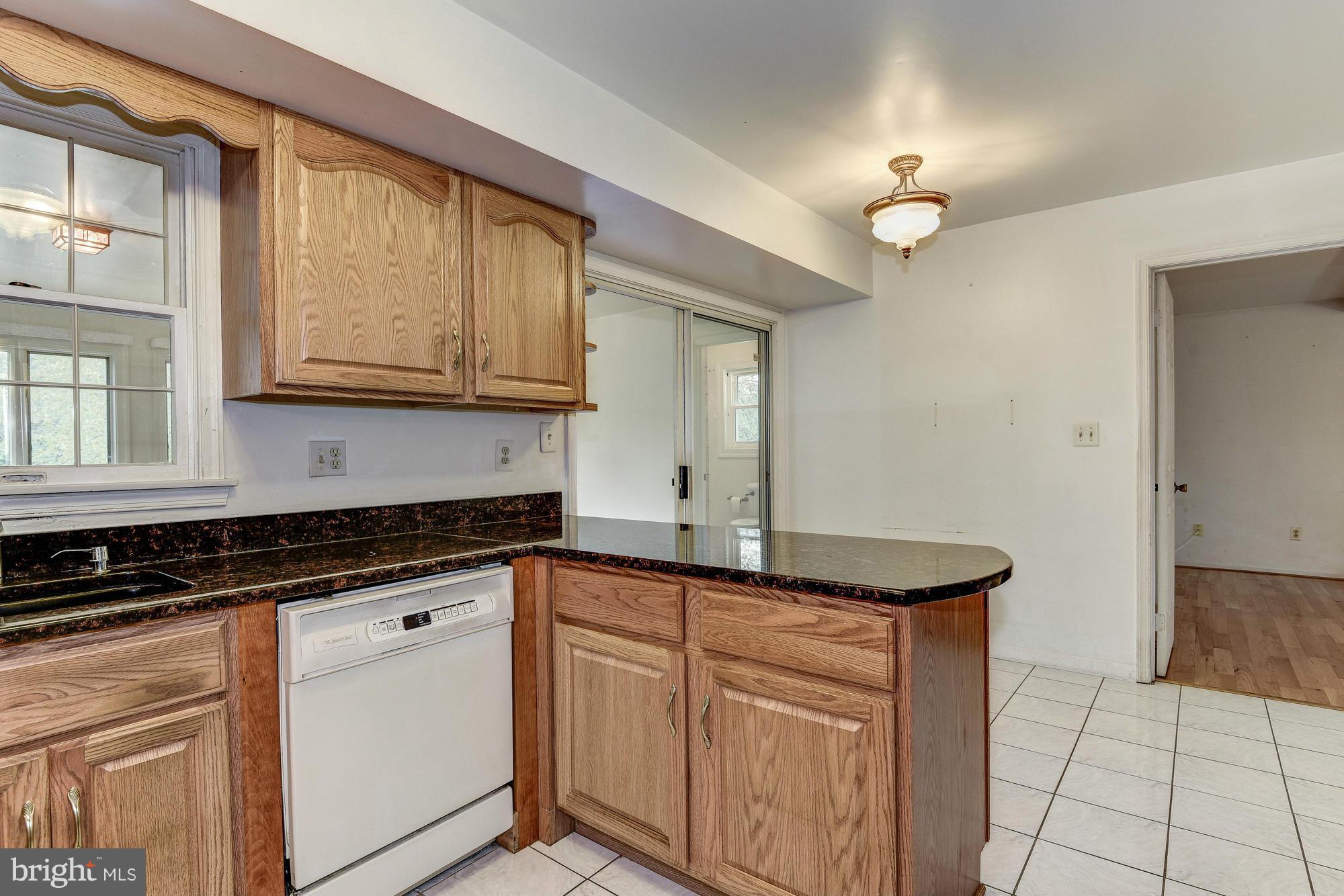 7371 Hallmark Road Clarksville, MD 21029 - Photo 7 of 26 Kitchen