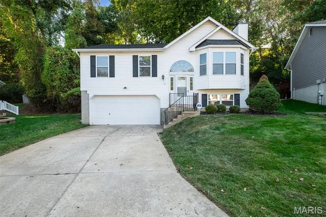 $285,000 | 969 Wynstay Circle, Valley Park, MO 63088