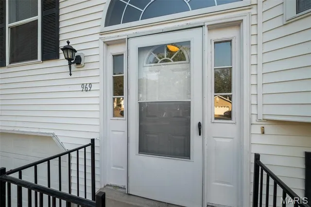 $285,000 | 969 Wynstay Circle, Valley Park, MO 63088