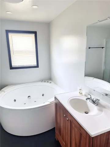 $2,095 | 115 Burben Way, Gates, NY 14624