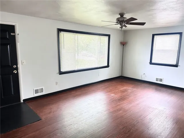 $2,295 | 115 Burben Way, Gates, NY 14624