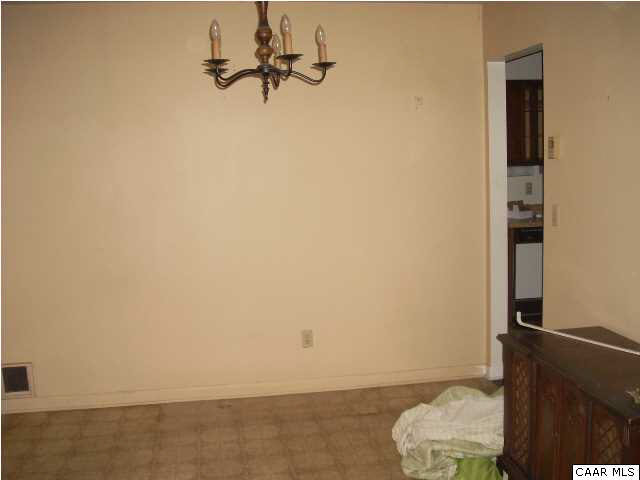 933 Rockcreek Road Charlottesville, VA 22903 - Photo 4 of 4 Dining Room
