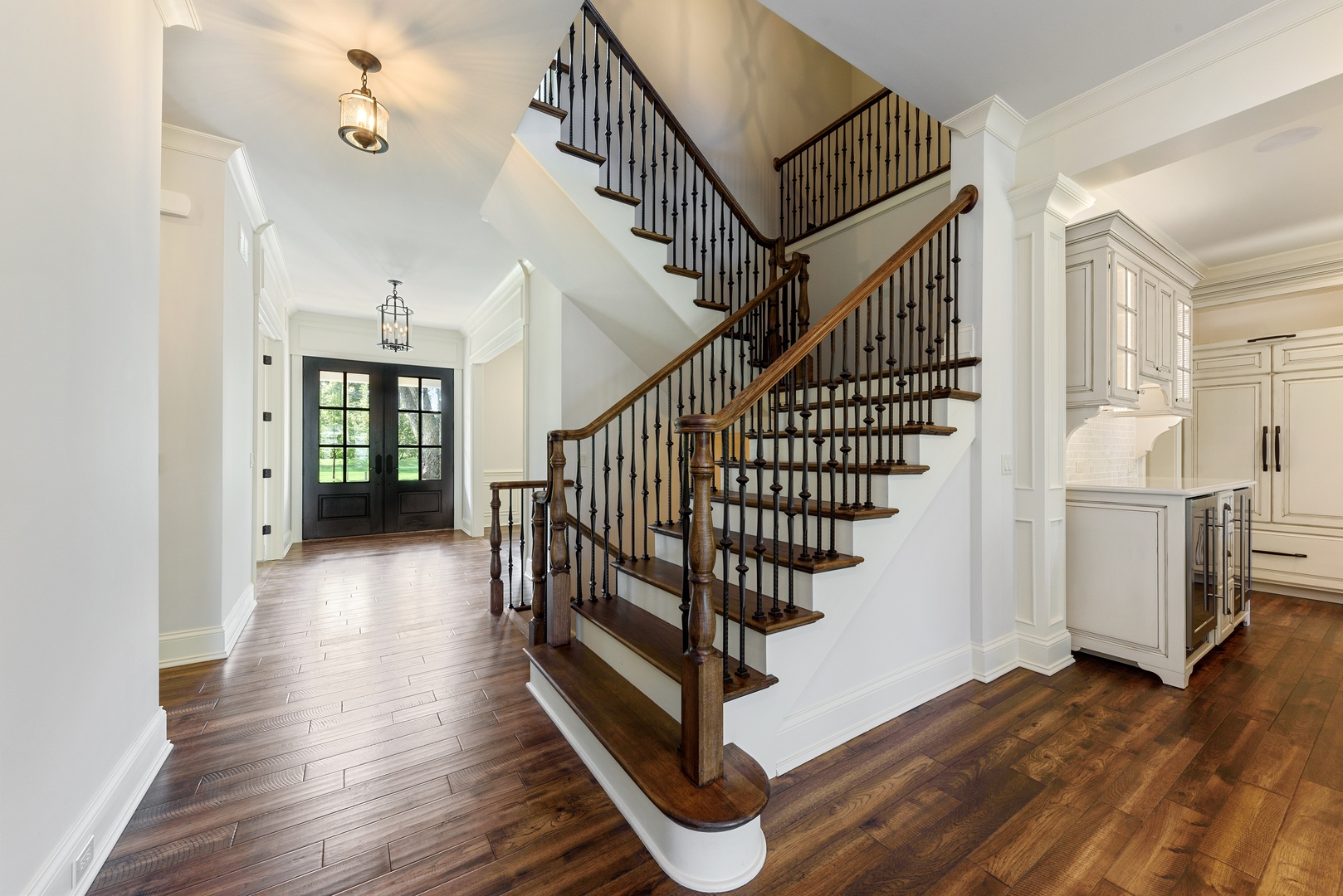 820 Country Club Road Crystal Lake, IL 60014 - Photo 6 of 48 a view of entryway and hall with wooden floor