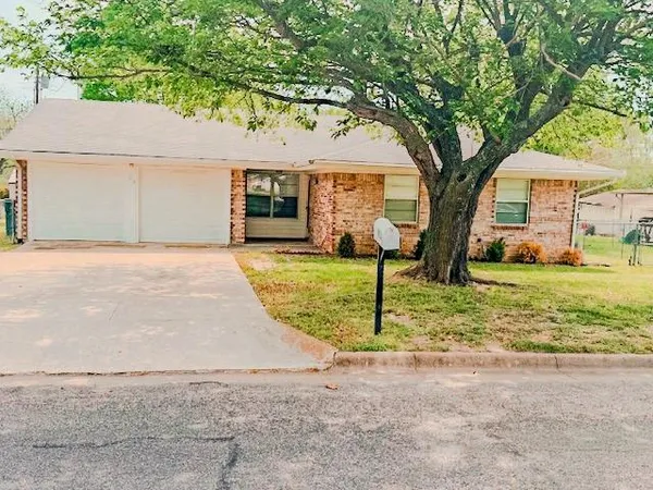 $1,500 | 913 Patricia Drive, Sherman, TX 75090