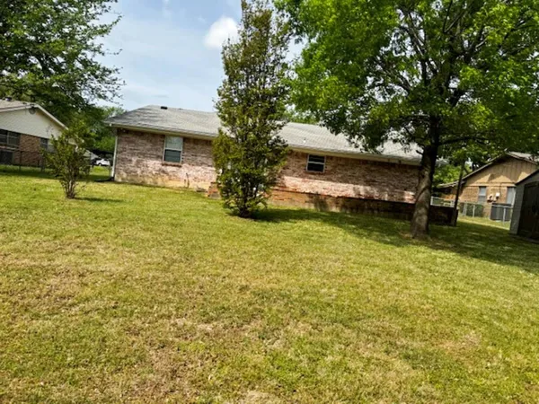 $1,500 | 913 Patricia Drive, Sherman, TX 75090