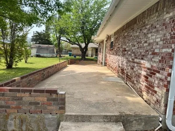 $1,500 | 913 Patricia Drive, Sherman, TX 75090