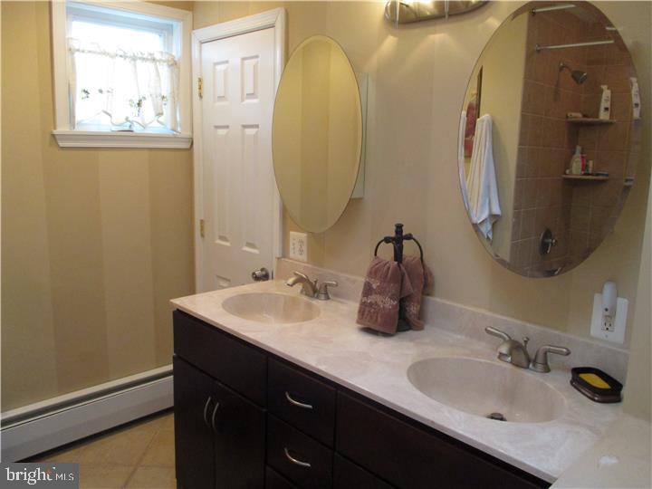 8320 Strahle Place Philadelphia, PA 19111 - Photo 14 of 23 Gallery Image 14