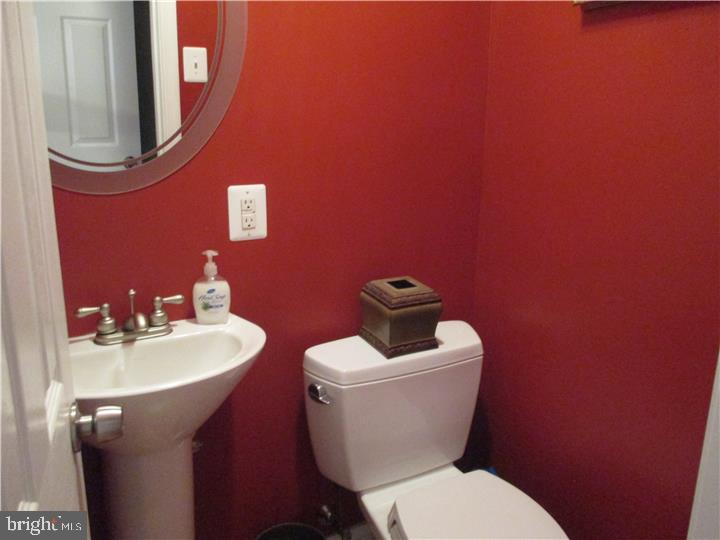 8320 Strahle Place Philadelphia, PA 19111 - Photo 19 of 23 Gallery Image 19