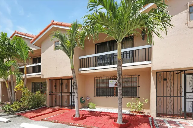 $420,000 | 570 Northwest 109th Avenue, Unit 1204, Miami, FL 33172