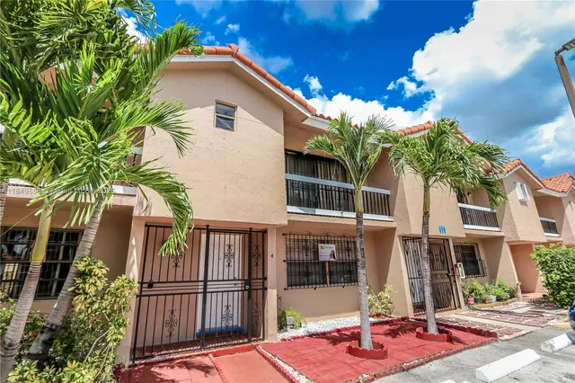 $420,000 | 570 Northwest 109th Avenue, Unit 1204, Miami, FL 33172