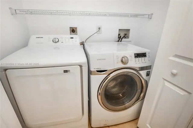 $420,000 | 570 Northwest 109th Avenue, Unit 1204, Miami, FL 33172