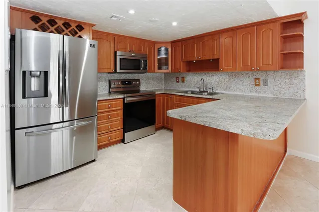 $420,000 | 570 Northwest 109th Avenue, Unit 1204, Miami, FL 33172