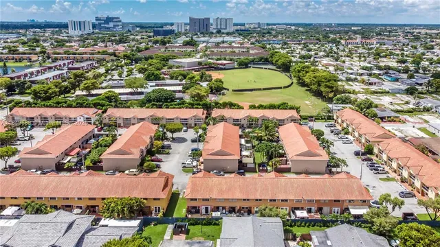 $420,000 | 570 Northwest 109th Avenue, Unit 1204, Miami, FL 33172