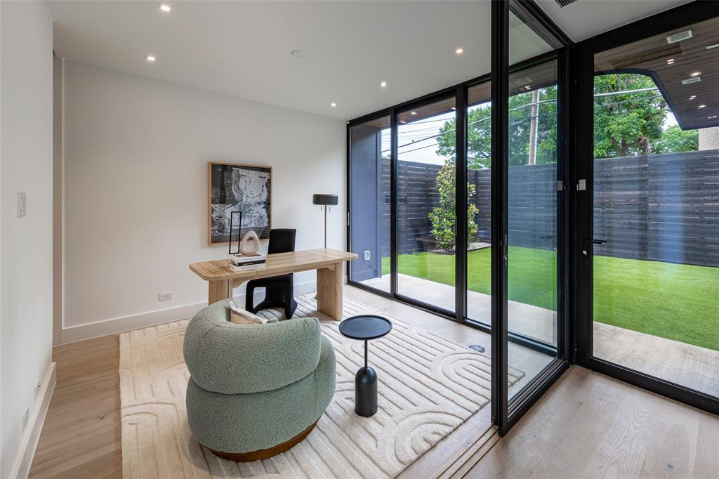 6822 Victoria Avenue Dallas, TX 75209 - Photo 17 of 32