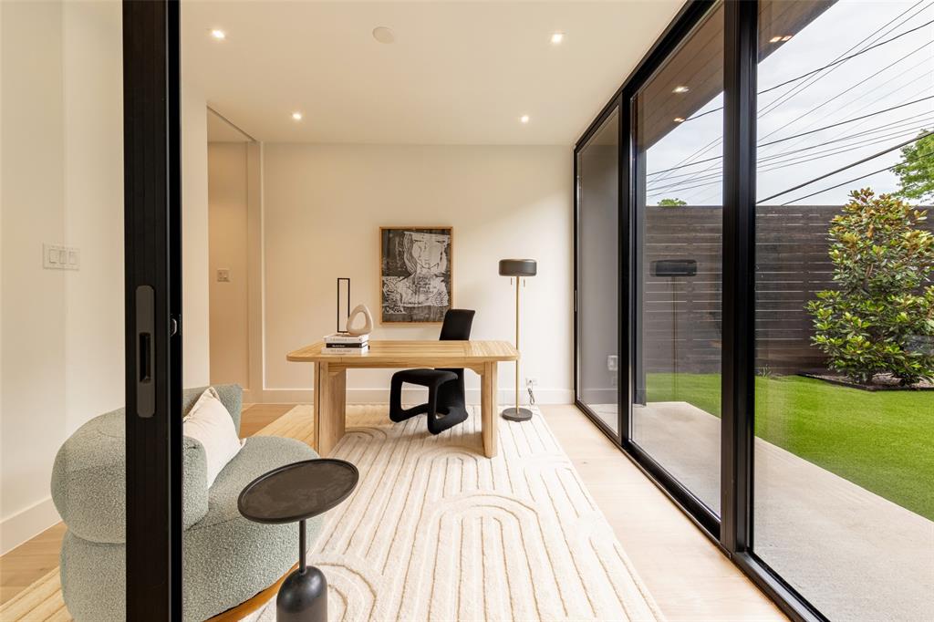 6822 Victoria Avenue Dallas, TX 75209 - Photo 20 of 32