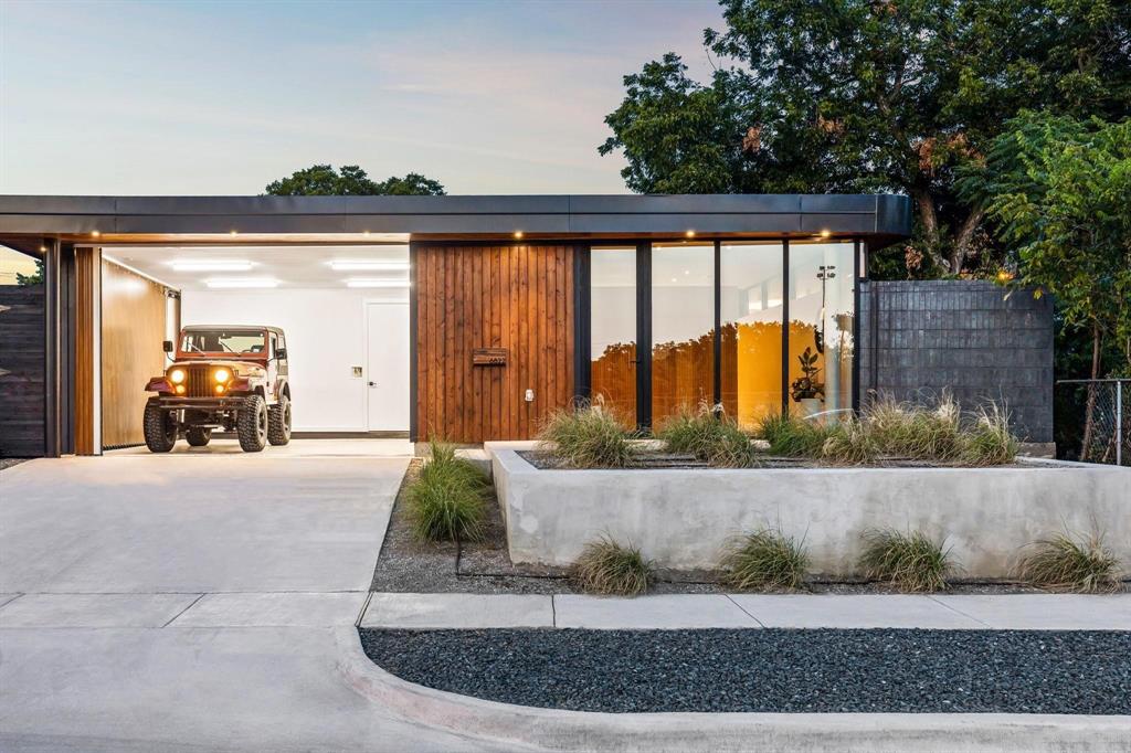 6822 Victoria Avenue Dallas, TX 75209 - Photo 2 of 32