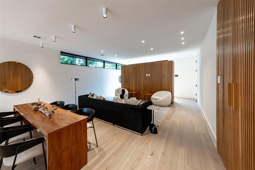 6822 Victoria Avenue Dallas, TX 75209 - Photo 4 of 32