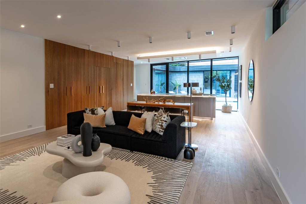 6822 Victoria Avenue Dallas, TX 75209 - Photo 6 of 32