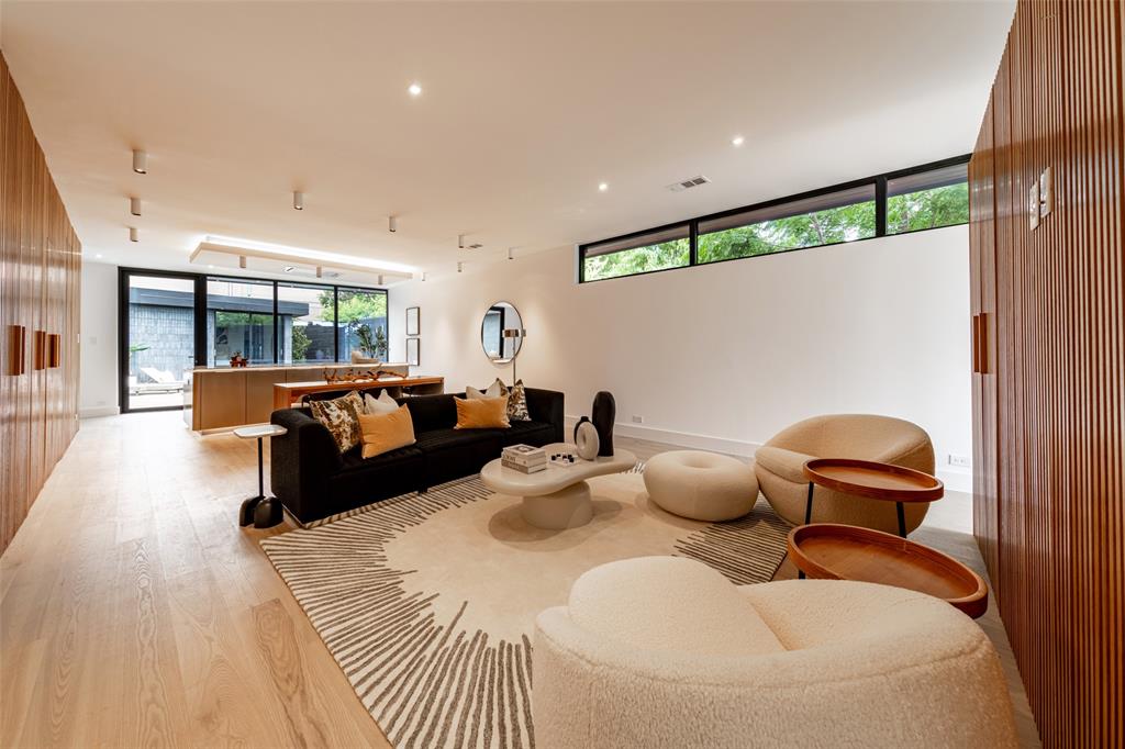 6822 Victoria Avenue Dallas, TX 75209 - Photo 9 of 32