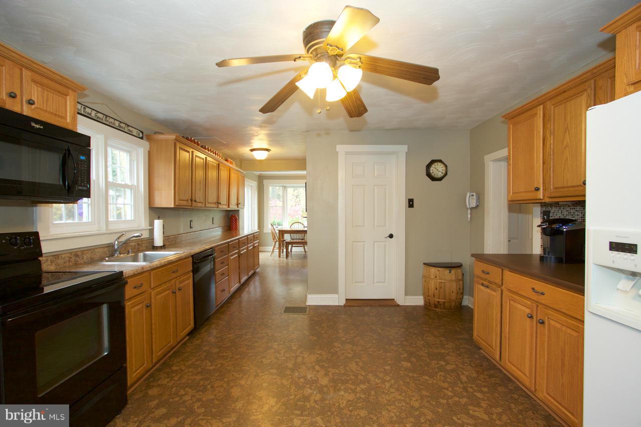 1002 Old Joppa Road Joppa, MD 21085 - Photo 10 of 29 Kitchen