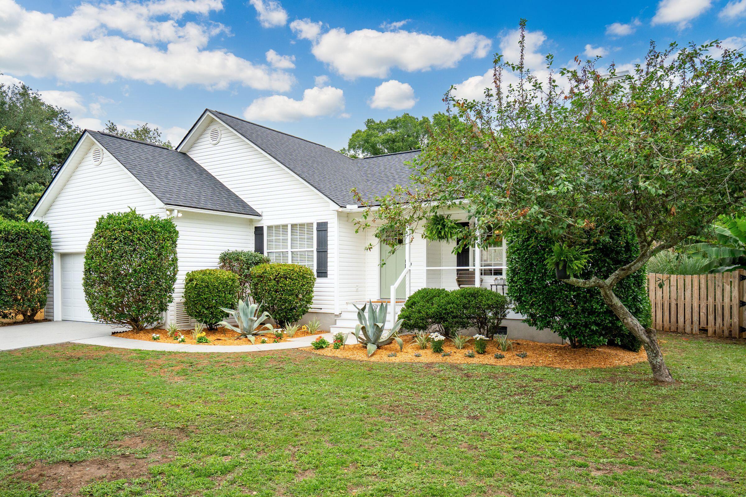 1077 Farmington Road Charleston, SC 29412 - Photo 2 of 55 1077FarmingtonRd-KeenEyeMarketing-002