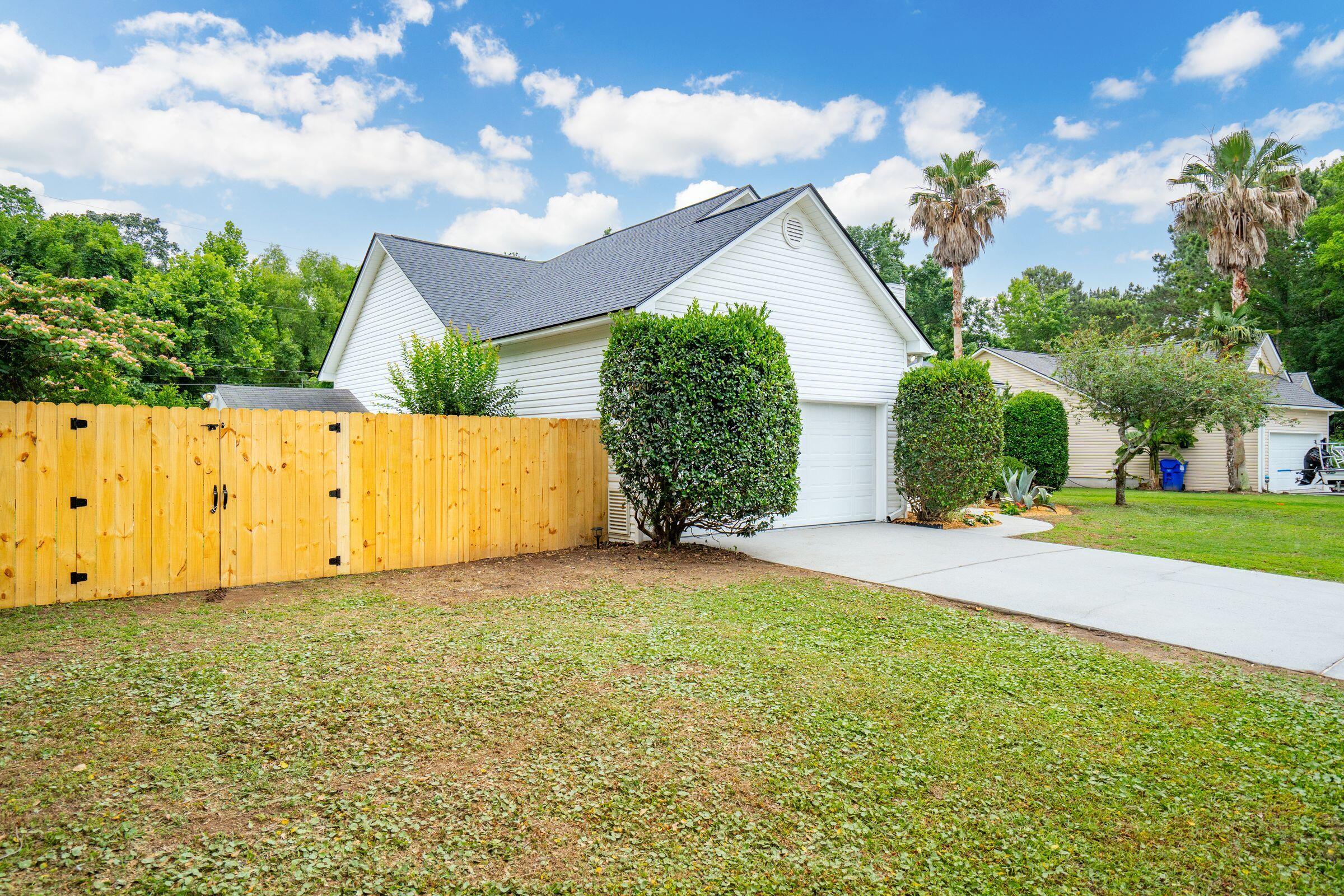 1077 Farmington Road Charleston, SC 29412 - Photo 47 of 55 1077FarmingtonRd-KeenEyeMarketing-003