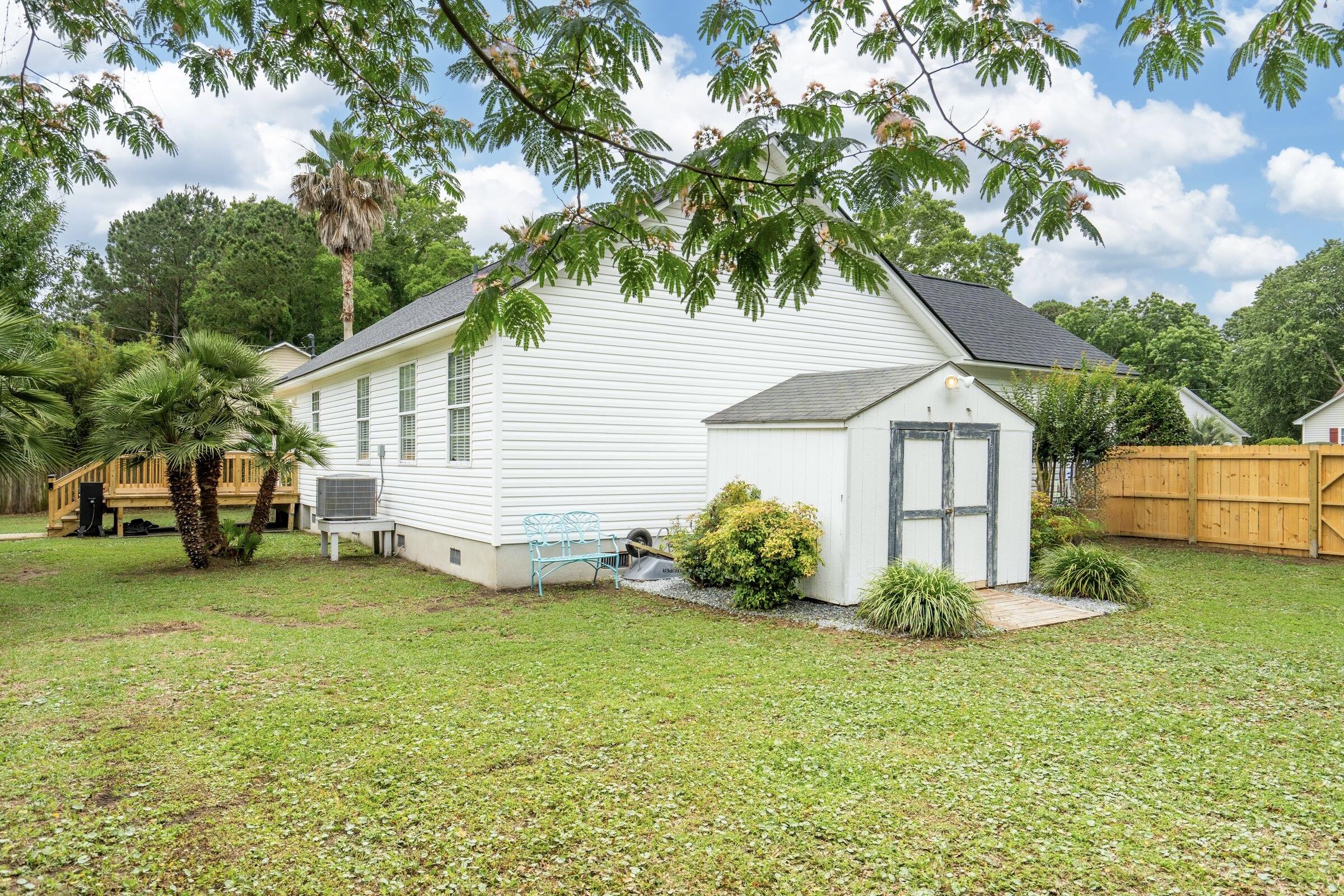 1077 Farmington Road Charleston, SC 29412 - Photo 48 of 55 1077FarmingtonRd-KeenEyeMarketing-052
