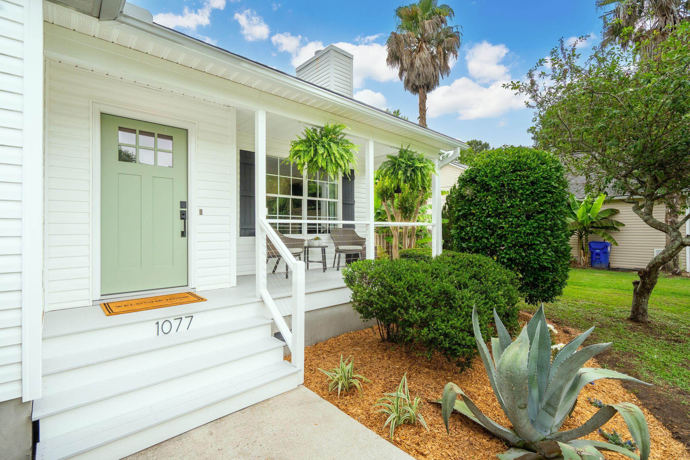 1077 Farmington Road Charleston, SC 29412 - Photo 6 of 55 1077FarmingtonRd-KeenEyeMarketing-004