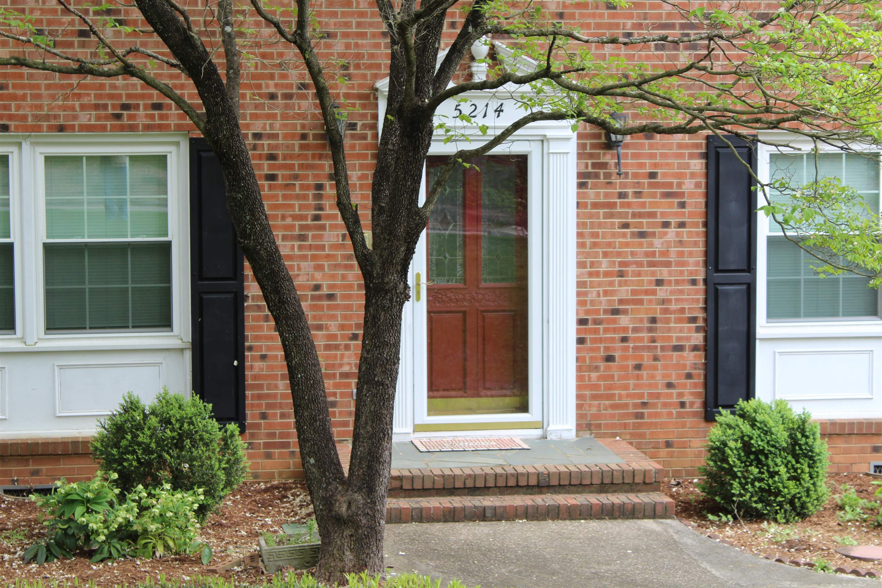 5214 Knollwood Road Raleigh, NC 27609 - Photo 2 of 23 5214 Knollwood Rd