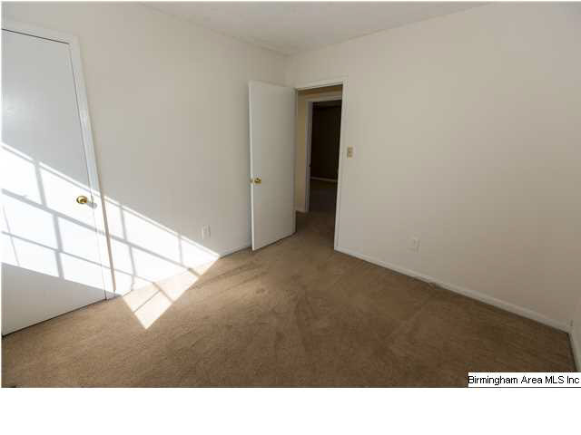 556 Overhill Road Pelham, AL 35124 - Photo 14 of 31