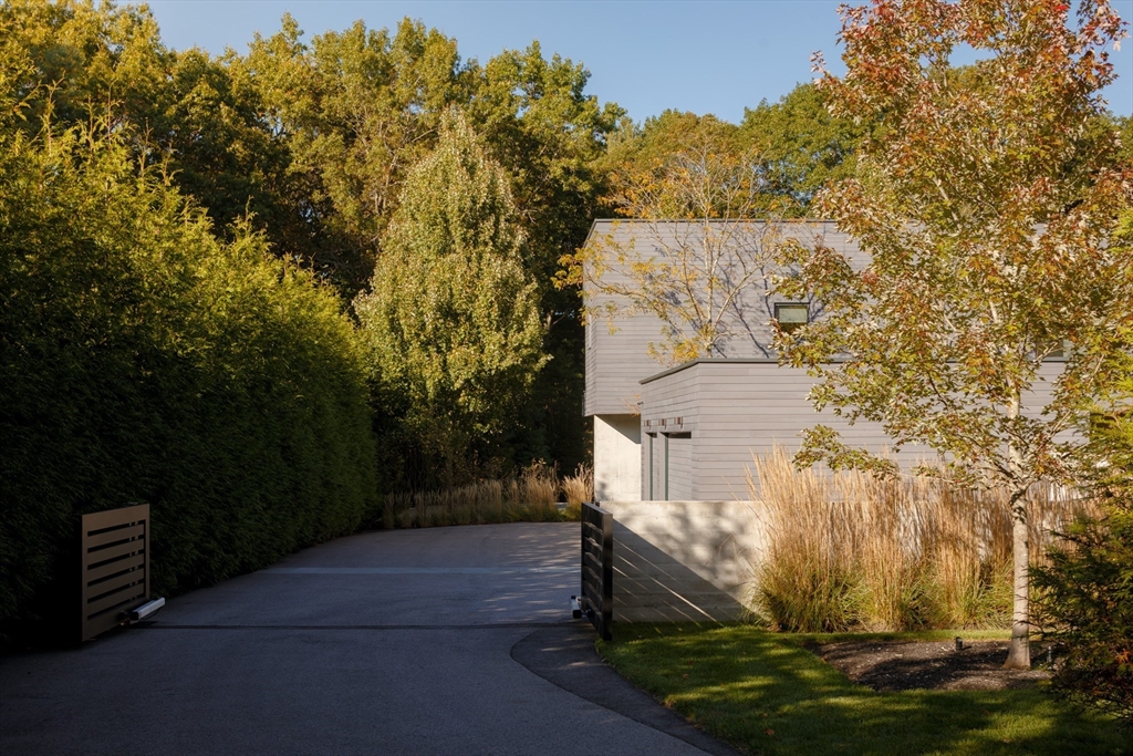 37 Carleton Drive Needham, MA 02492 - Photo 2 of 34 Gallery Image 2