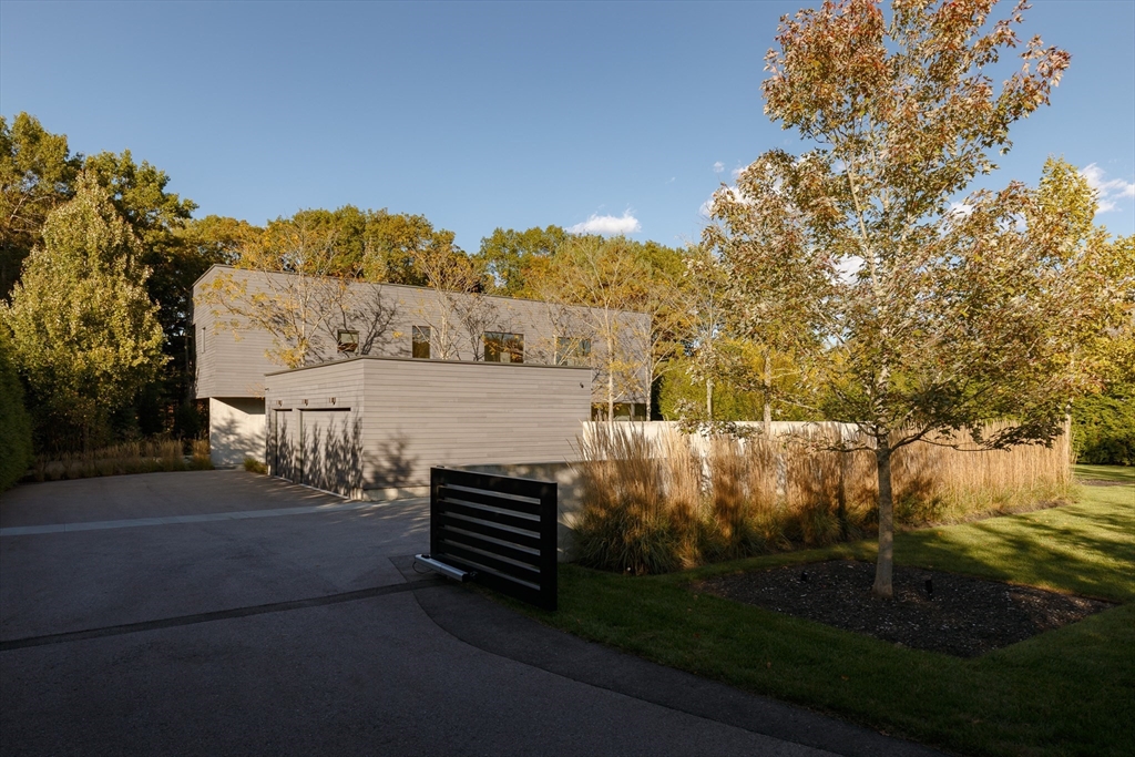 37 Carleton Drive Needham, MA 02492 - Photo 3 of 34 Gallery Image 3