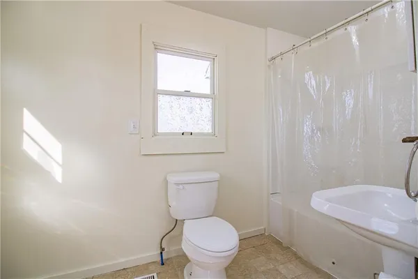 $135,000 | 119 East 15th Terrace, Higginsville, MO 64037