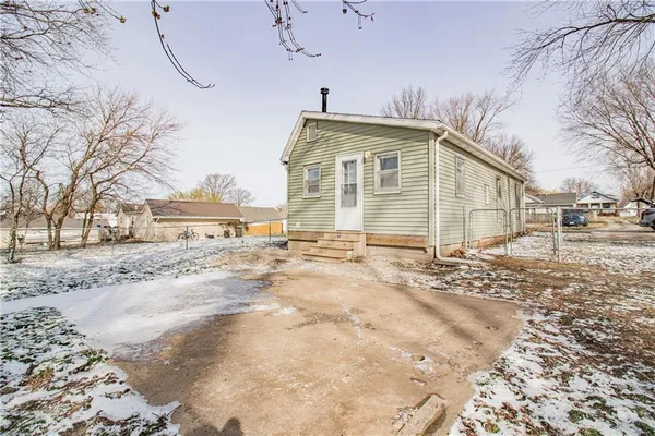 $135,000 | 119 East 15th Terrace, Higginsville, MO 64037