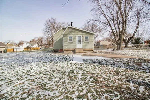 $135,000 | 119 East 15th Terrace, Higginsville, MO 64037