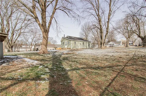 $135,000 | 119 East 15th Terrace, Higginsville, MO 64037