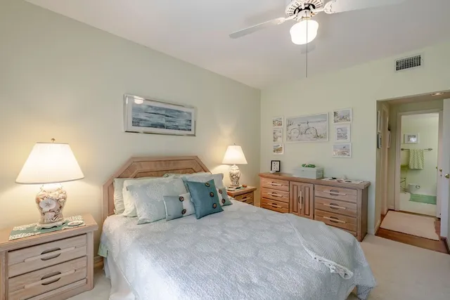 $275,000 | 5025 Harmony Circle, Unit 203, Vero Beach, FL 32967