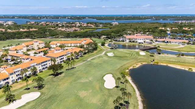 $275,000 | 5025 Harmony Circle, Unit 203, Vero Beach, FL 32967