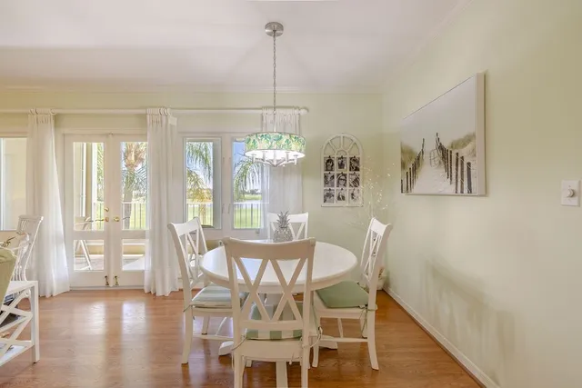 $275,000 | 5025 Harmony Circle, Unit 203, Vero Beach, FL 32967