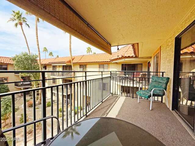 $67,000 | 10330 West Thunderbird Boulevard, Unit A304, Sun City, AZ 85351