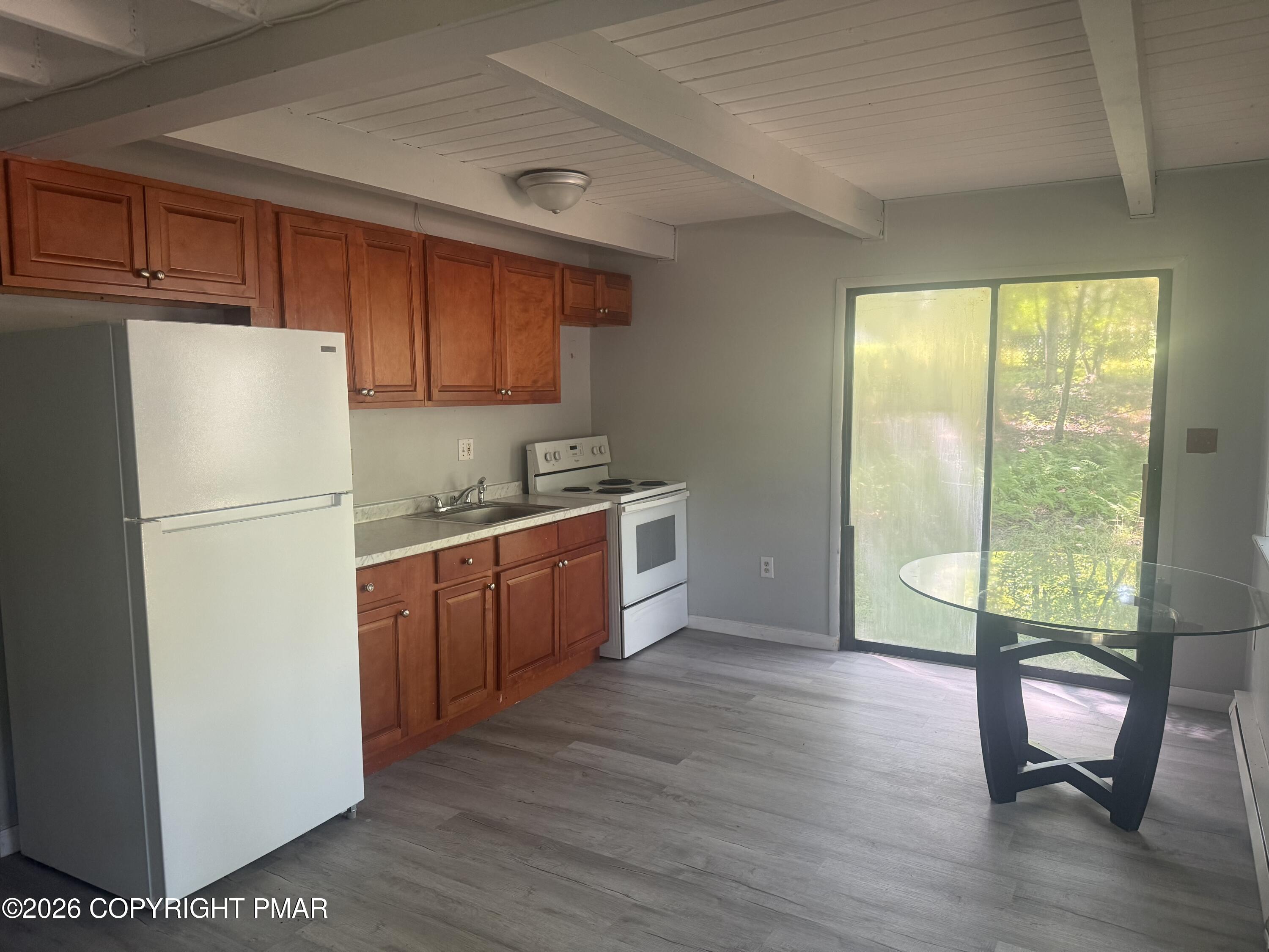 2111 Spring Drive Bushkill, PA 18324 - Photo 7 of 28 IMG_1487