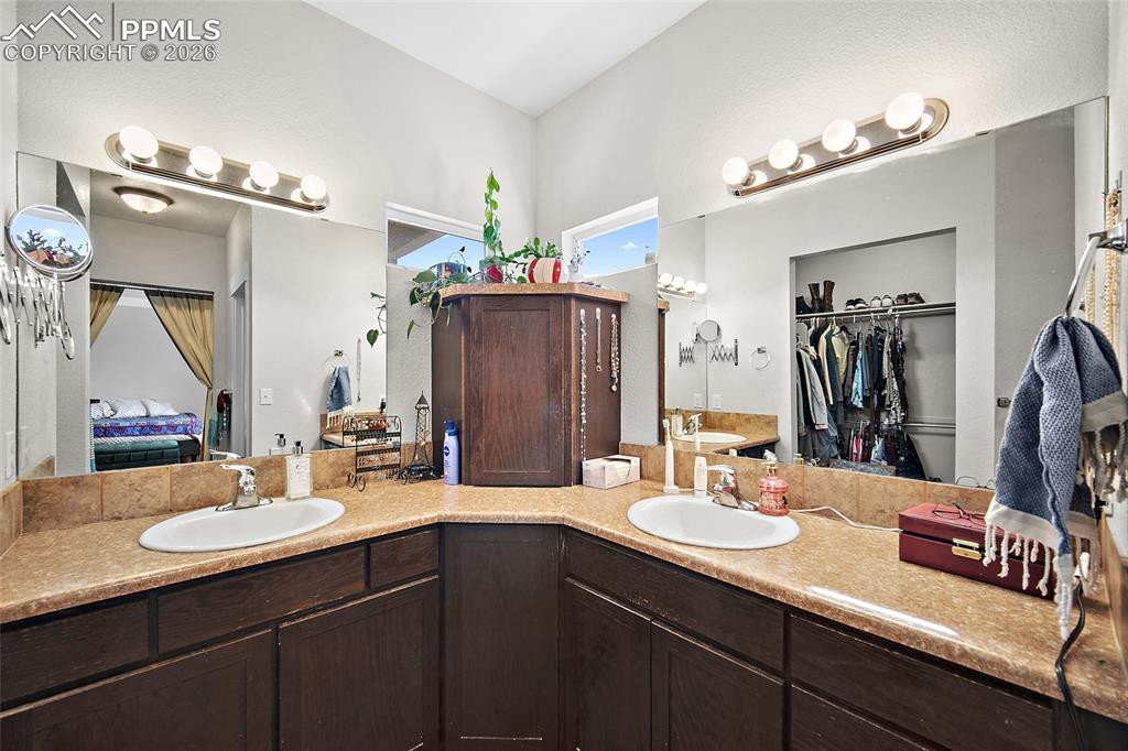 3012 Prairie Hawk Lane Pueblo, CO 81005 - Photo 21 of 49