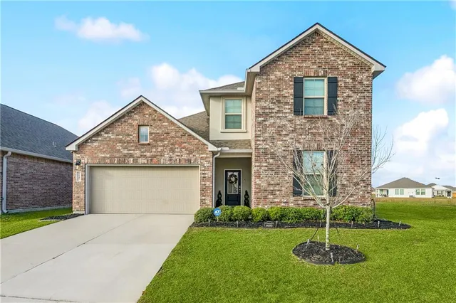$2,700 | 7548 1st Lake Drive, Slidell, LA 70461