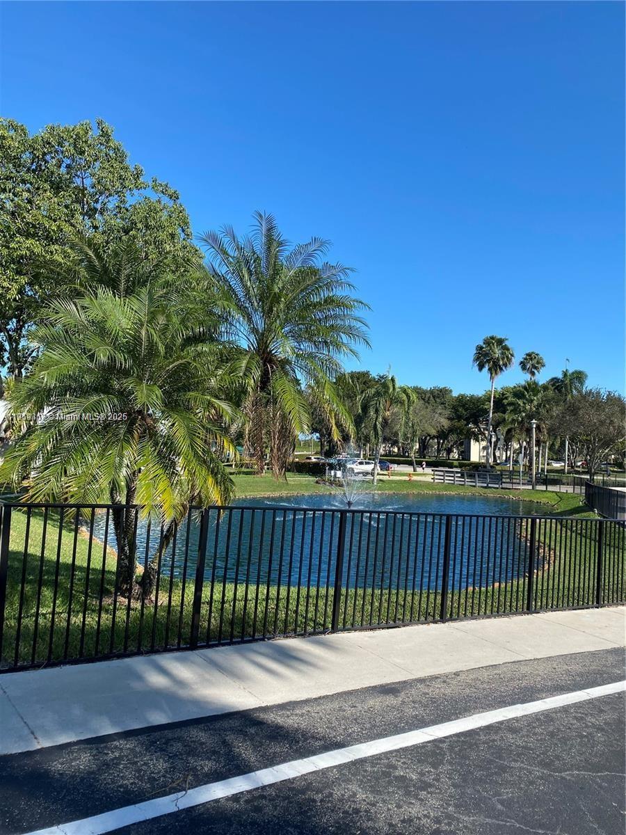 6935 Huntington Lane, Unit 107 Delray Beach, FL 33446 - Photo 19 of 23 a view of a street