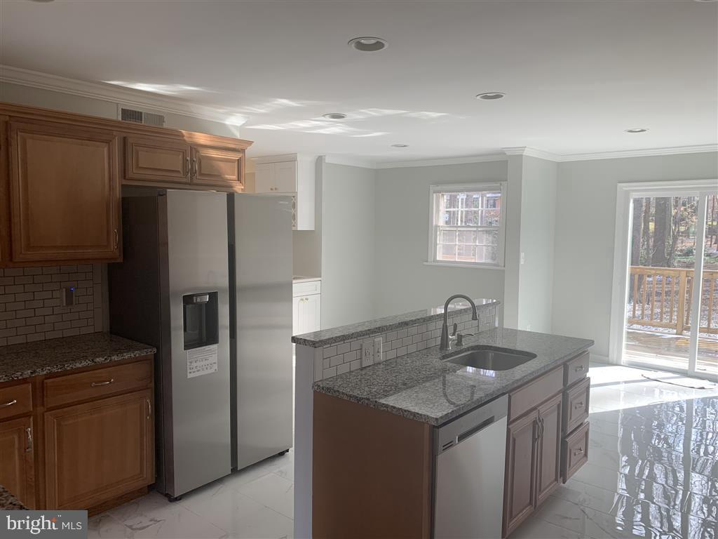 805 Balls Hill Road McLean, VA 22101 - Photo 5 of 40