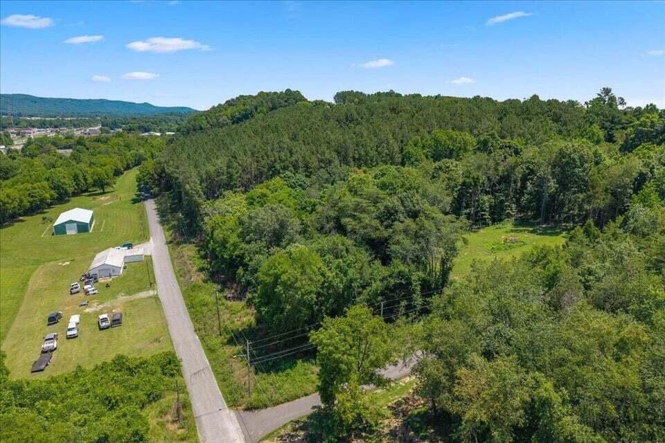 23-24 Hinch St Spring Spring City, TN 37381 - Photo 10 of 15 20260623164800029738000000-o