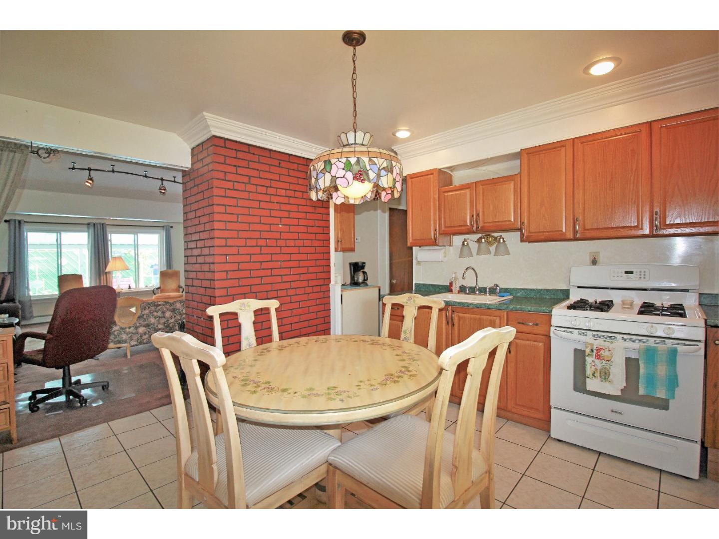 9323 Annapolis Road Philadelphia, PA 19114 - Photo 8 of 20 Gallery Image 8