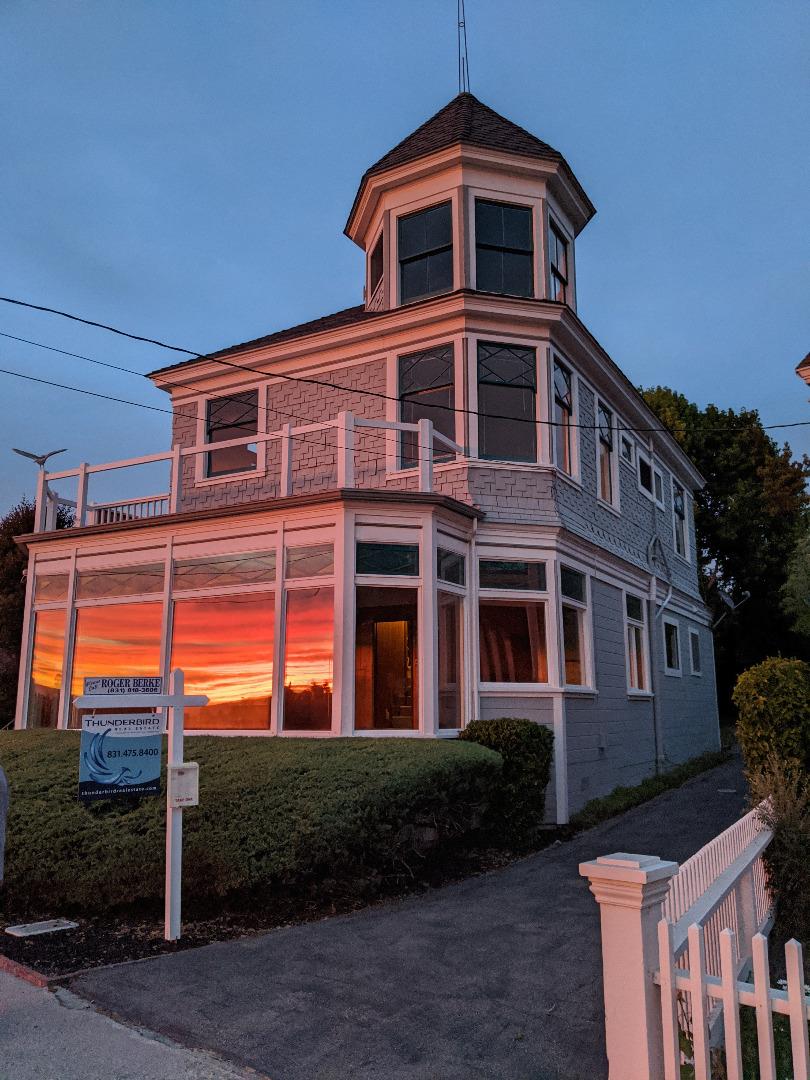 106 Cliff Avenue Capitola, CA 95010 - Photo 5 of 30 a front view of a house with a yard
